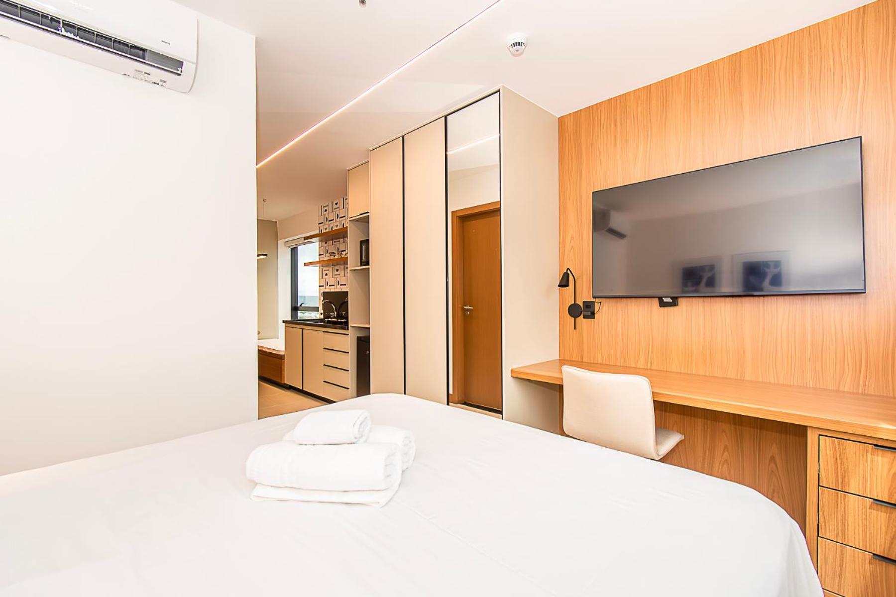 Bsb Flats - Athos Shn *